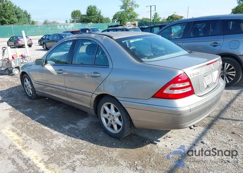 2003 Mercedes-Benz C 240 from USA, damaged, VIN WDBRF81JX3F372134